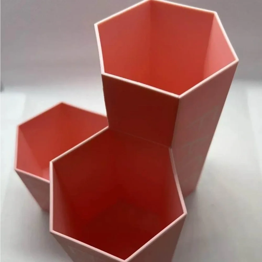 Face/Eyes/Lips Cosmetic Storage—3 Compartments